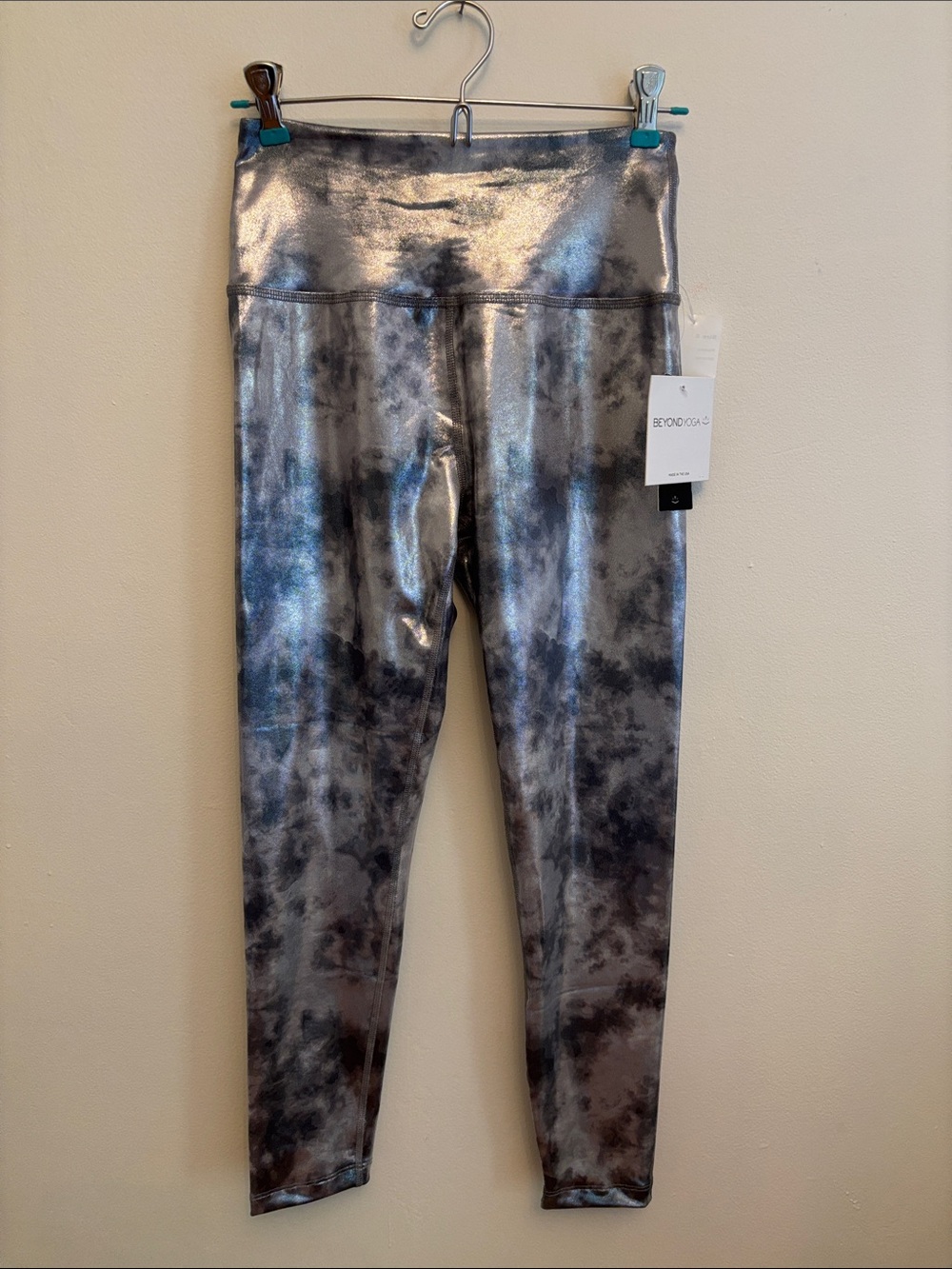 Beyond Yoga High Waisted Midi Legging in Foil Tie Dye – Size Small